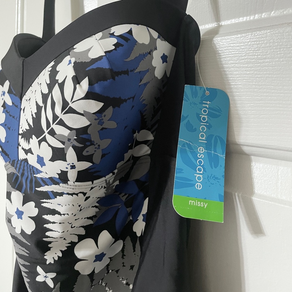 Tropical Escape Women's Floral Blue and Black Swimsuit Size 18W - Picture 6 of 12